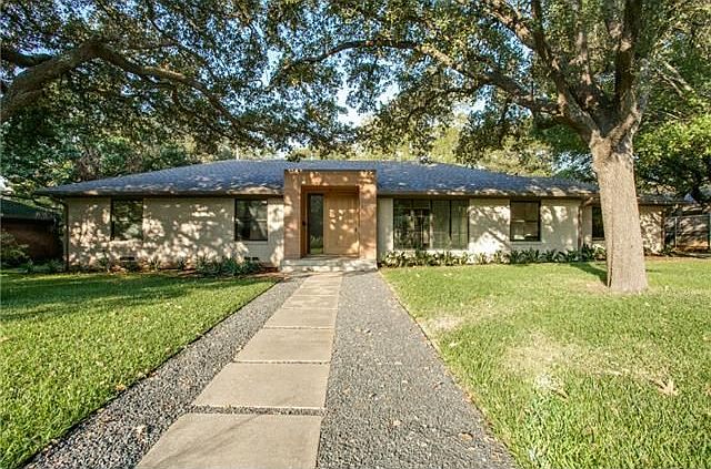 1st image of 10723 Royal Springs Dr
