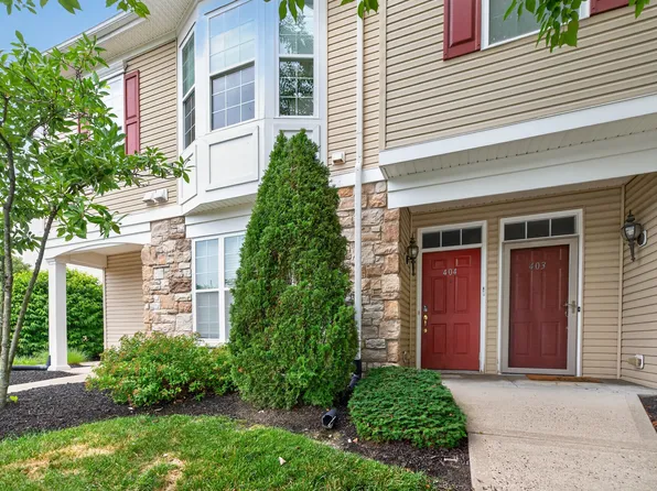 404 Degas Ct, Williamstown, NJ 08094
