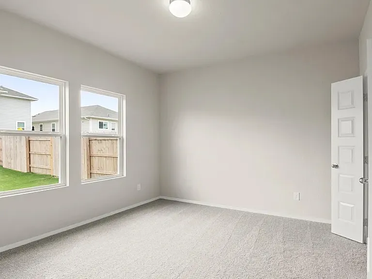 11621 Murano Dr — Photo 2
