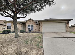 450 Chisholm Trl, Justin, TX 76247