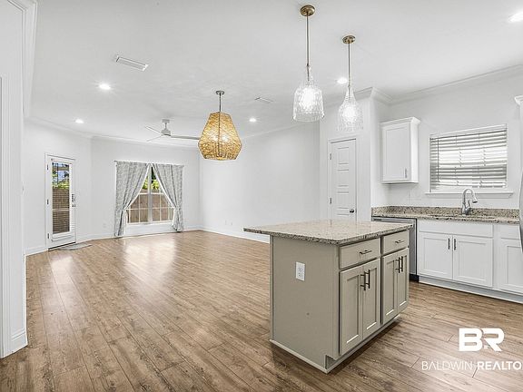 4th image of 2651 S Juniper St #2203