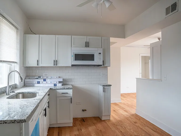 3836 W Lawrence Ave #304 — Photo 8