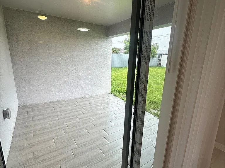 1105 NE 6th Place Cpe — Photo 40
