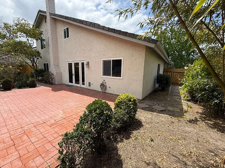 2604 Jacaranda Ave — Photo 29