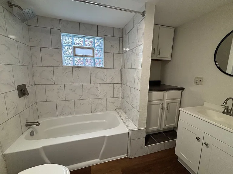 1102 S Millwood Ave — Photo 9