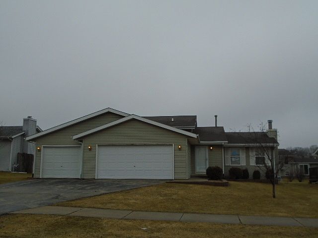 1st image of 2690 Bluffside Dr