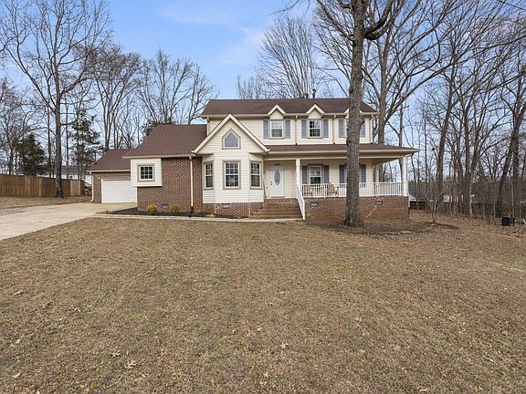 2nd image of 1510 Chestnut Cove Rd