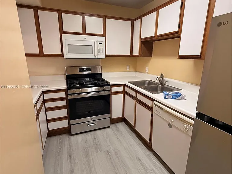 15315 SW 106th Ter #432 — Photo 3
