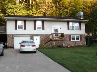 61 Dogwood Rd, Saint Albans, WV 25177