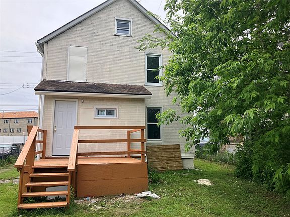 3rd image of 7 Hazel St
