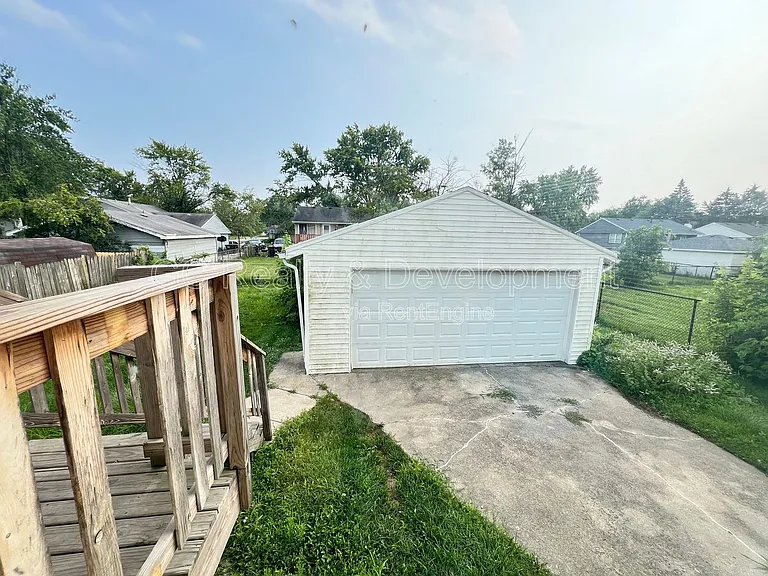 206 E Center St — Photo 25