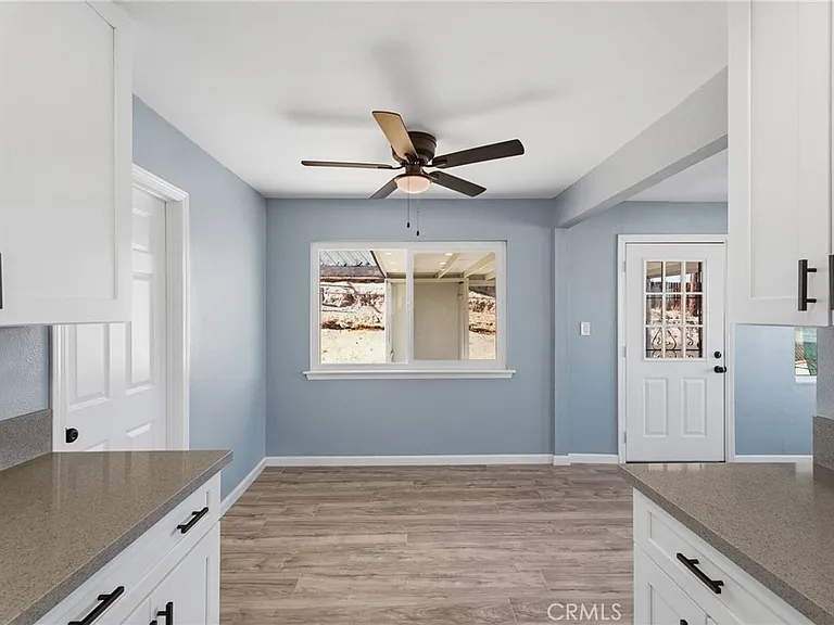937 E Elizabeth St — Photo 8