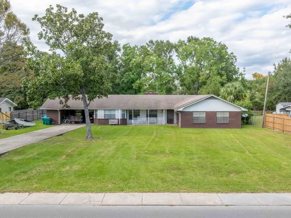 1419 Porter Ave, Ocean Springs, MS 39564