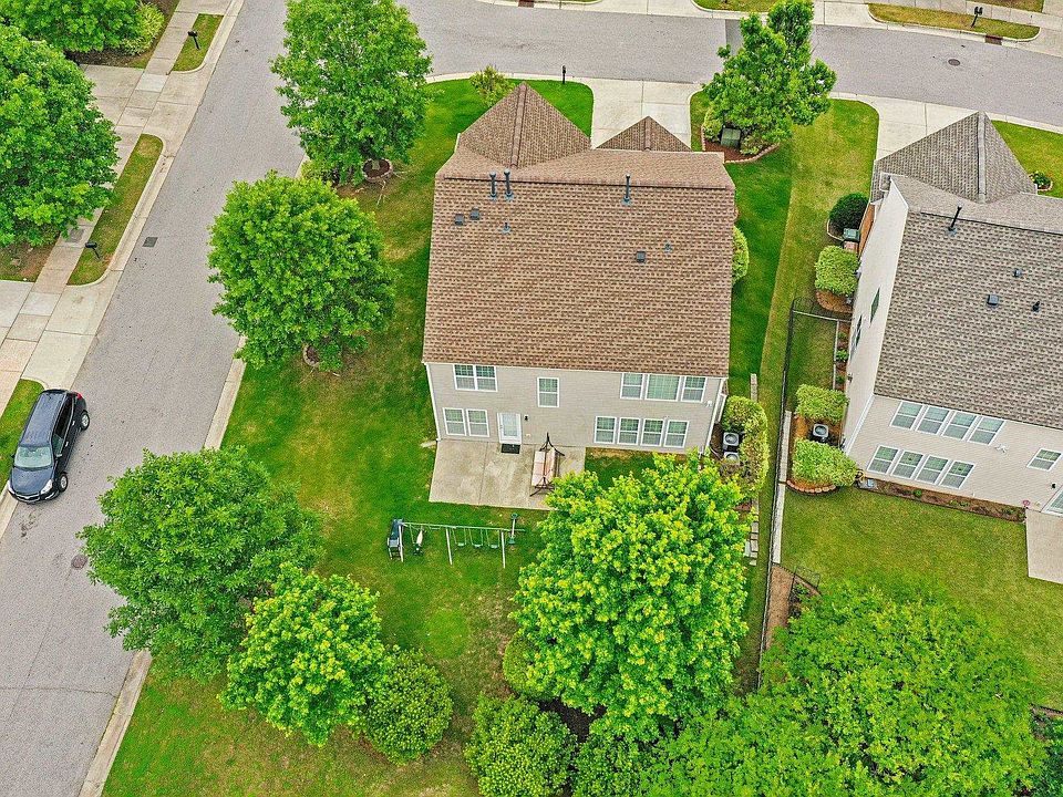 2nd image of 202 Oswego Ct