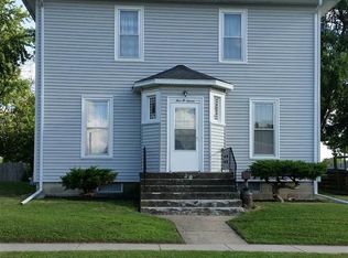 507 4th St NE, Independence, IA 50644