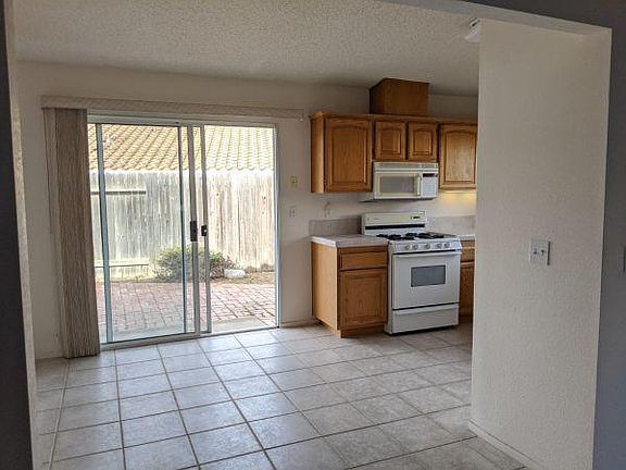3rd image of 543 E San Lino Ct
