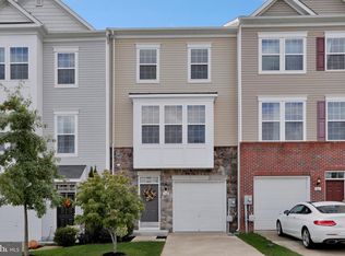 50 Piccadilly Ct, Falling Waters, WV 25419
