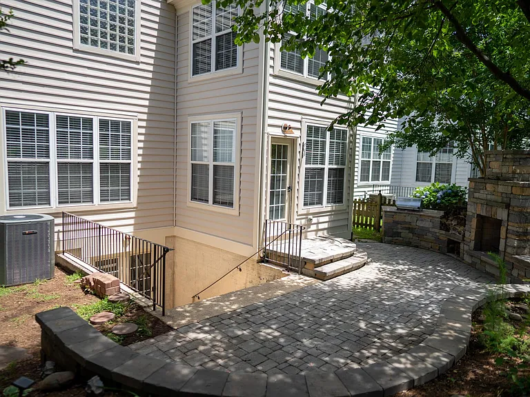 14741 Dogwood Park Ln — Photo 2