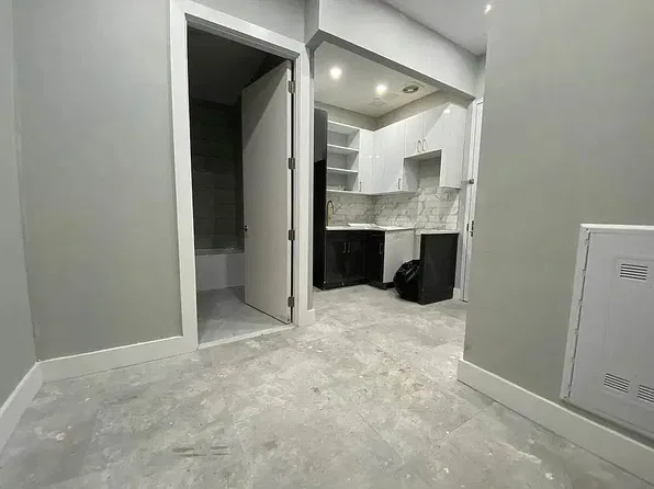 113 Park Ave #4, Brooklyn, NY 11205