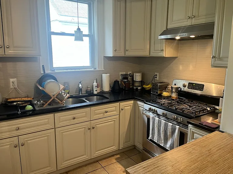 366 Pleasant St #1 — Photo 12