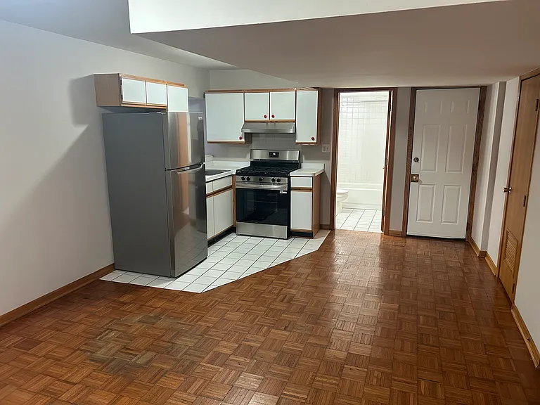 1361 W Sunnyside Ave #G — Photo 4