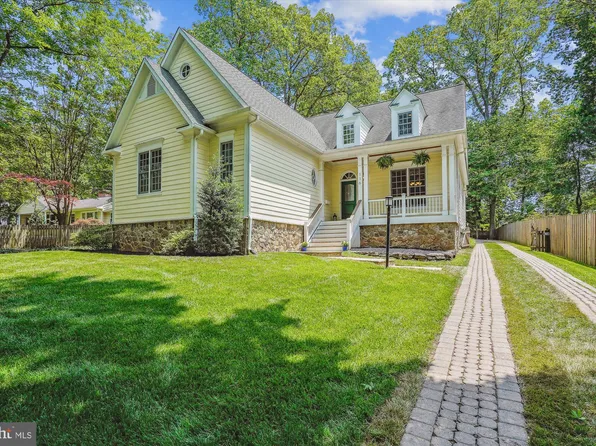 116 Oak St SW, Vienna, VA 22180