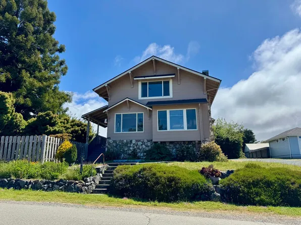 45 Harlem St SE, Bandon, OR 97411