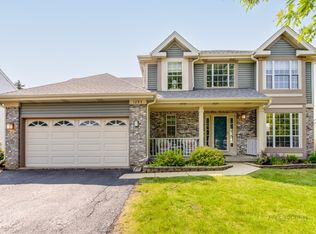 1293 Meadowlark Ln, Grayslake, IL 60030