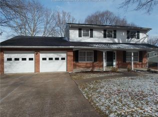 1715 Rolling Hills Rd, Charleston, WV 25314