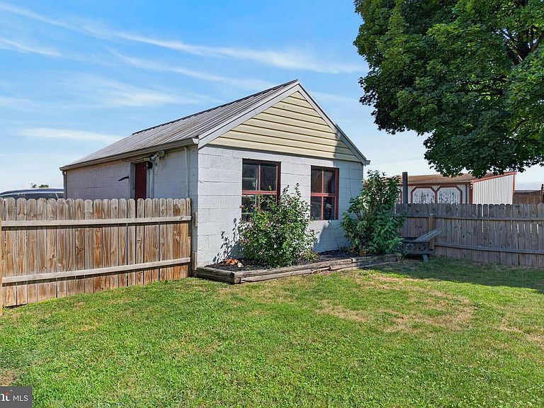 Listing photo 4