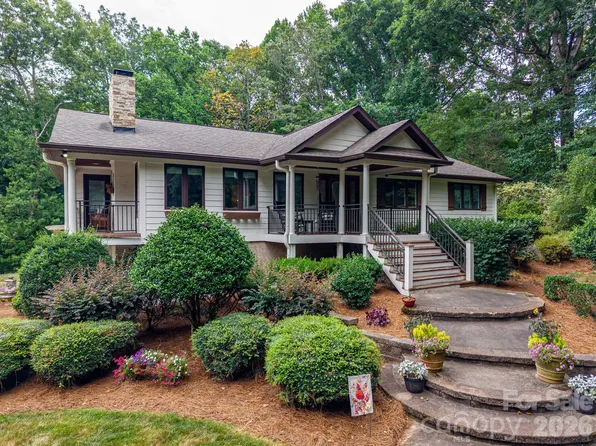 2206 Hillside Dr, Dallas, NC 28034
