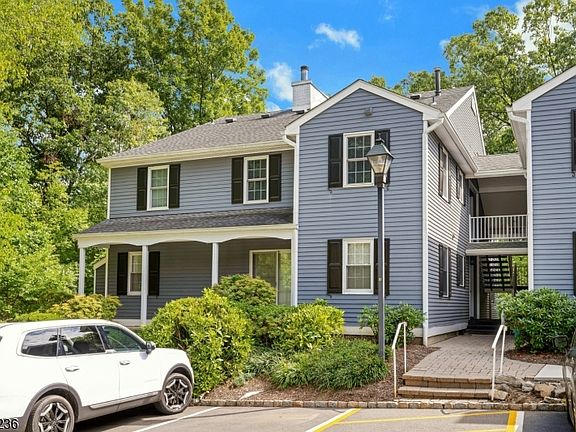 4th image of 131 Countryside Dr