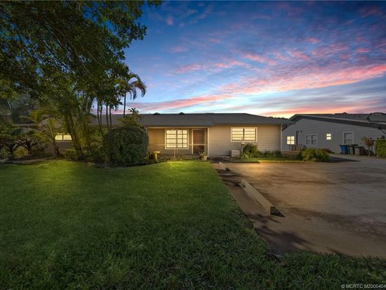 9095 SE Hobe Ridge Ave, Hobe Sound, FL 33455