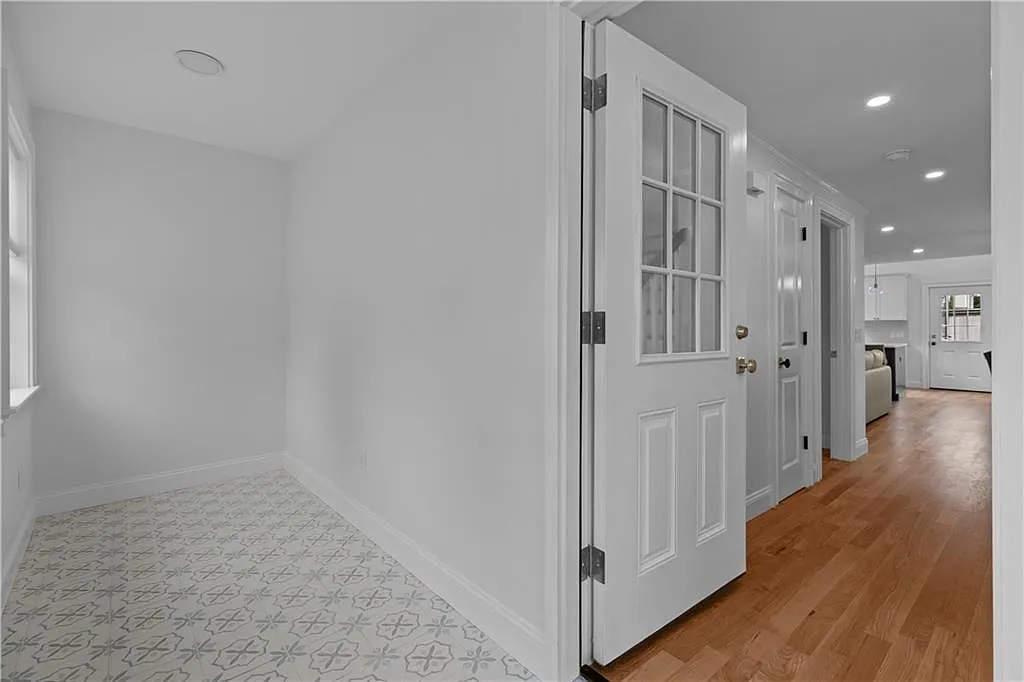 34 E Bowery St — Photo 2
