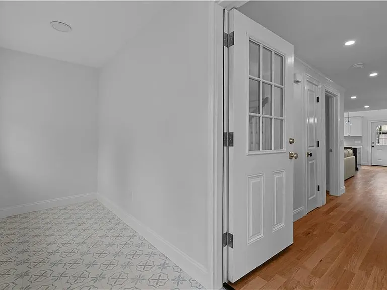 34 E Bowery St — Photo 2