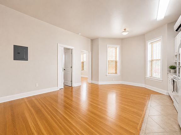 5th image of 1000 Carteret Ave APT 1