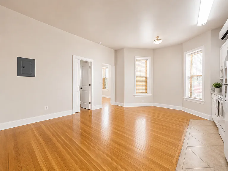 1000 Carteret Ave #1 — Photo 5