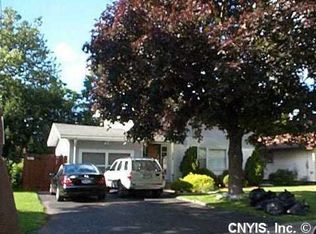 214 Ballantyne Rd, Syracuse, NY 13205