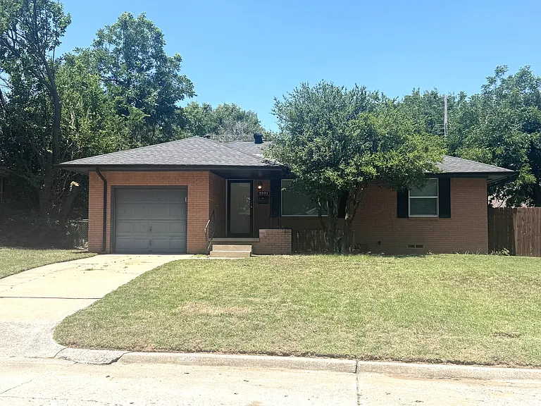 3901 NW 56th St — Photo 19