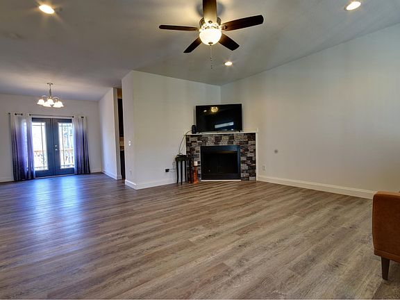 2nd image of 221 Dublin Ln
