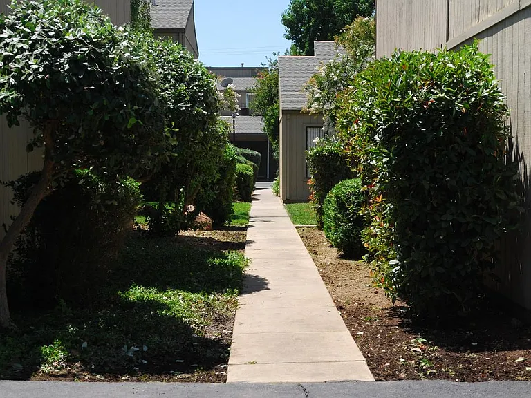 Exterior 5