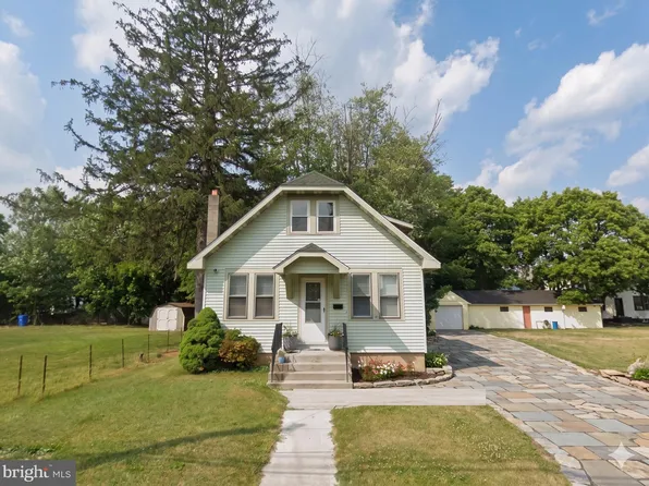 11 Sewell St #A, Glassboro, NJ 08028