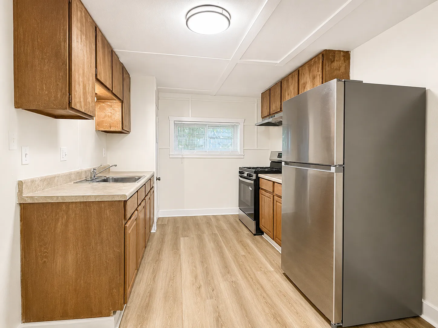 2 bed, 700 sqft, $1,250 — Photo 3