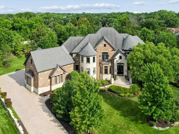 107 Forest Edge Dr, Palos Park, IL 60464