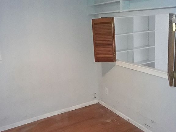 5th image of 215 Mulberry St APT 8