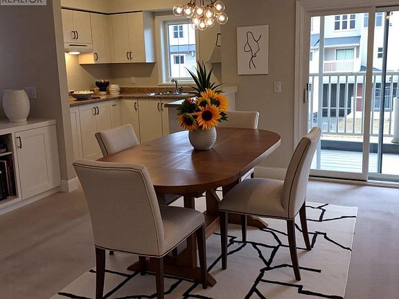 3rd image of 82 Tabaret Cres