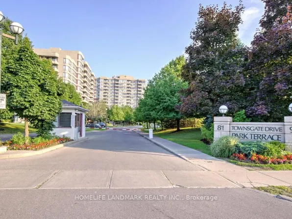 91 Townsgate Dr #711, Vaughan, ON L4J 8E8