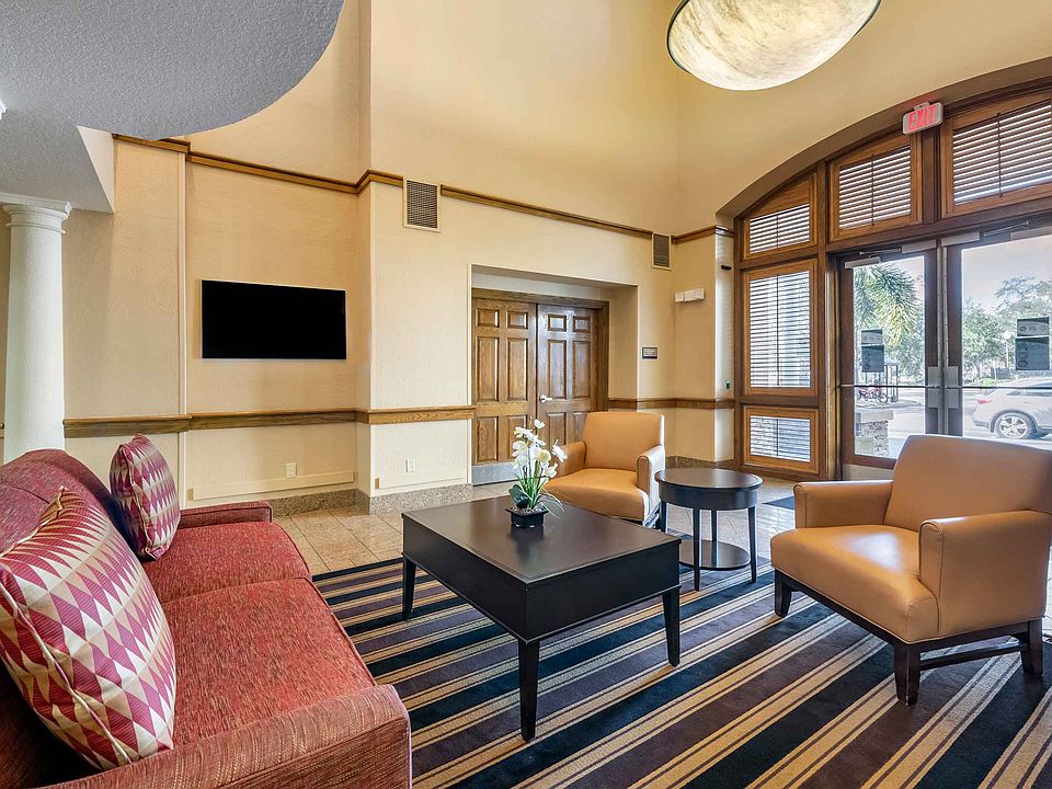 Lobby and Guest Check-in