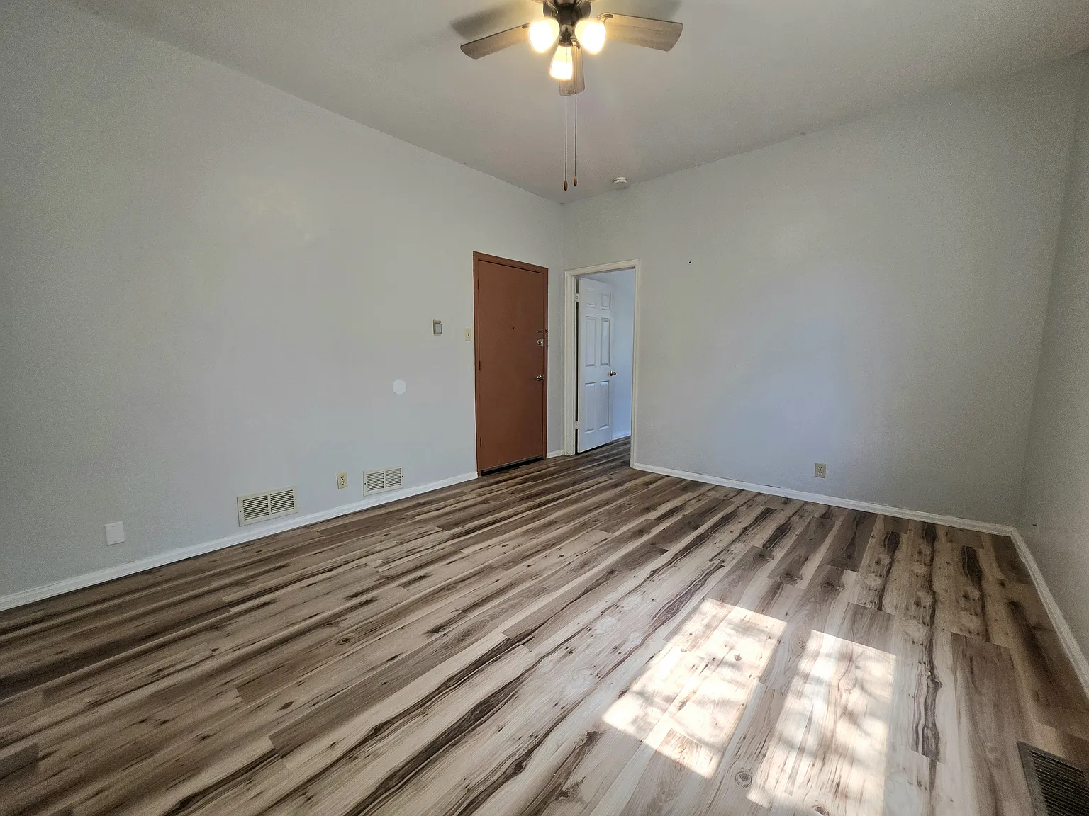 2 bed, 600 sqft, $1,099 — Photo 4