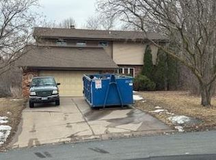 3884 Forest Ridge Cir, Chaska, MN 55318